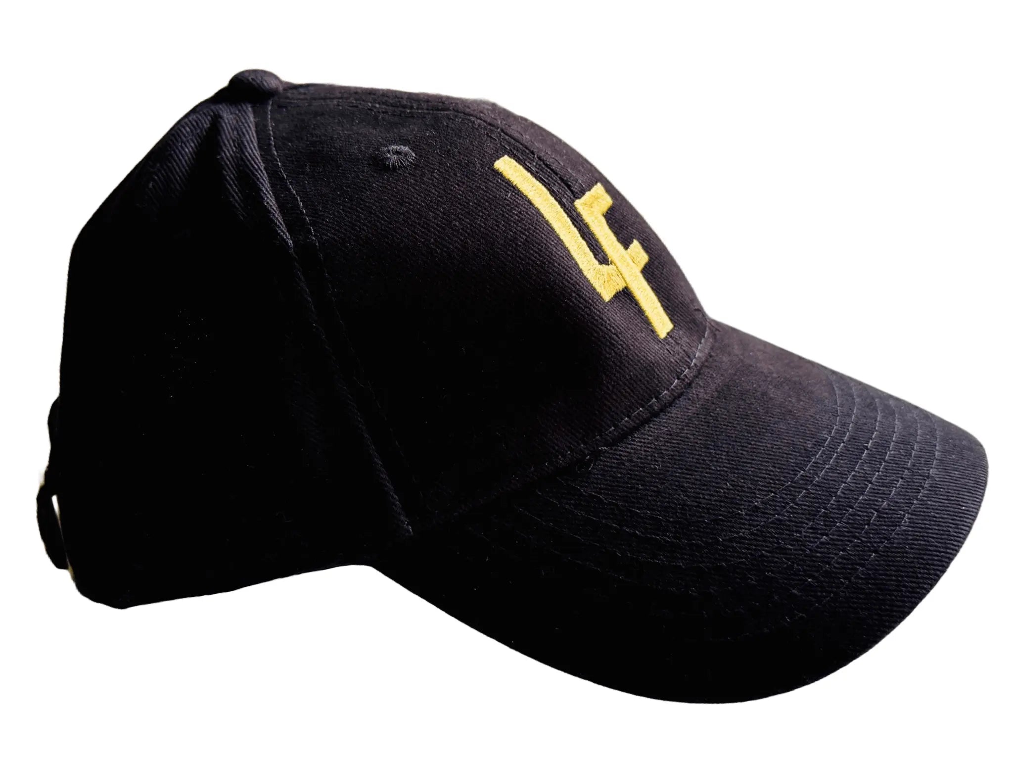 Gorra ovalada de diseño LUXFEEL en color Negro, con el logotipo LF en relieve en la parte frontal