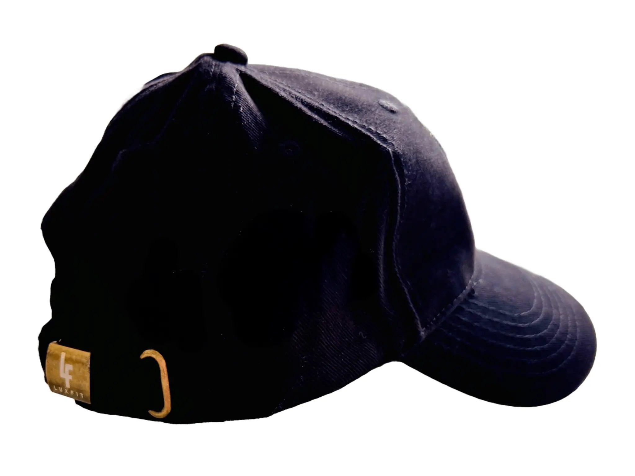 Gorra ovalada de diseño LUXFEEL en color Negro, con el logotipo LF en relieve en la parte frontal